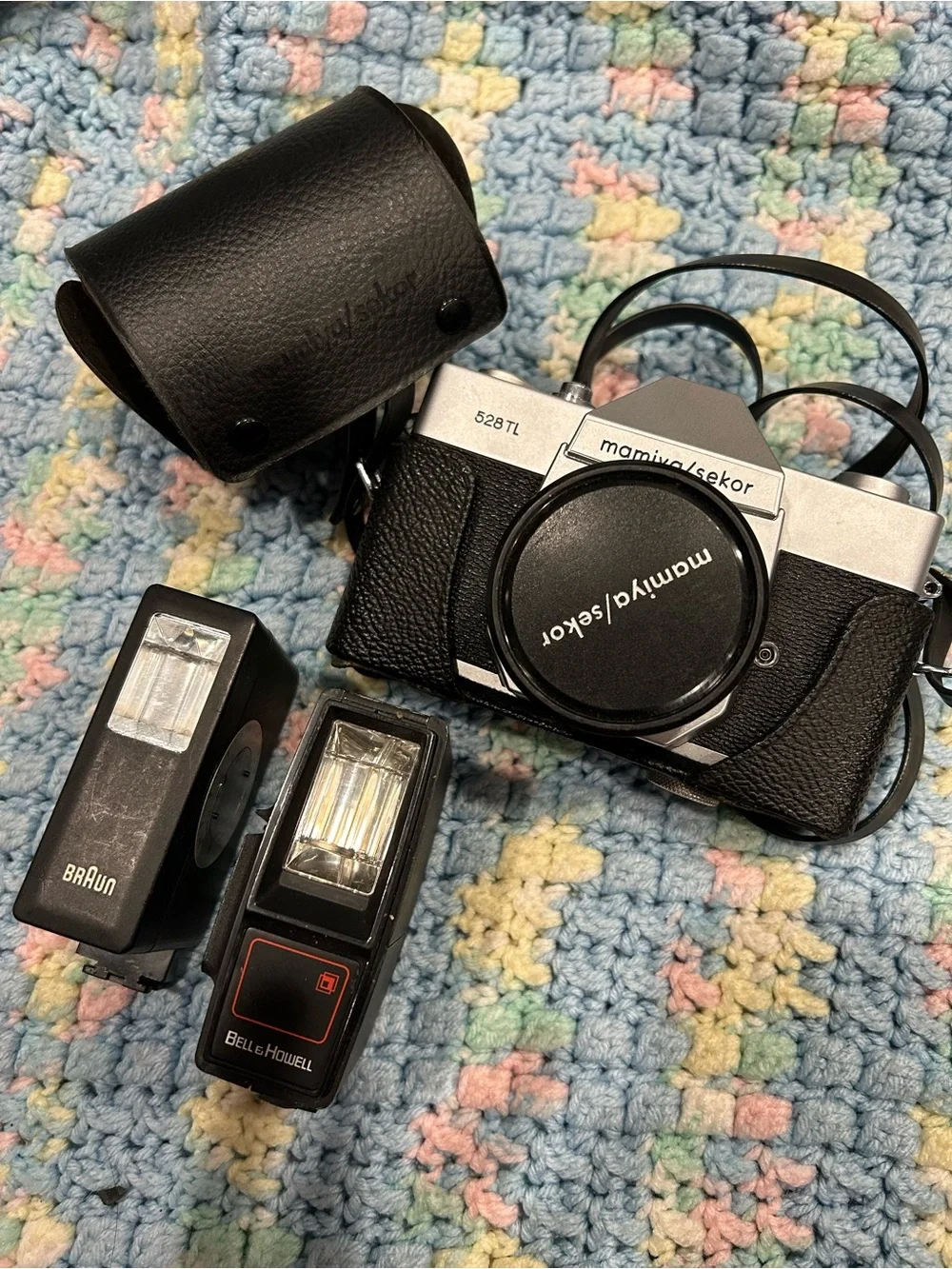 528TL 35mm Camera with Extra Lenses & Flashes - Black/Silver
